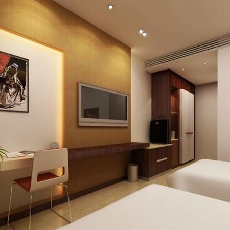 Hotel Vipul Grand Gurgaon Zewnętrze zdjęcie