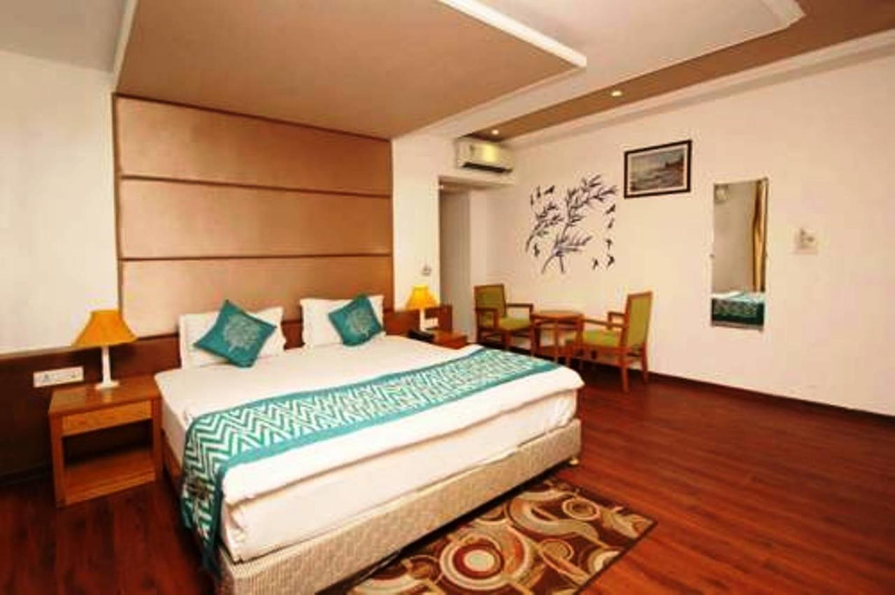 Hotel Vipul Grand Gurgaon Zewnętrze zdjęcie
