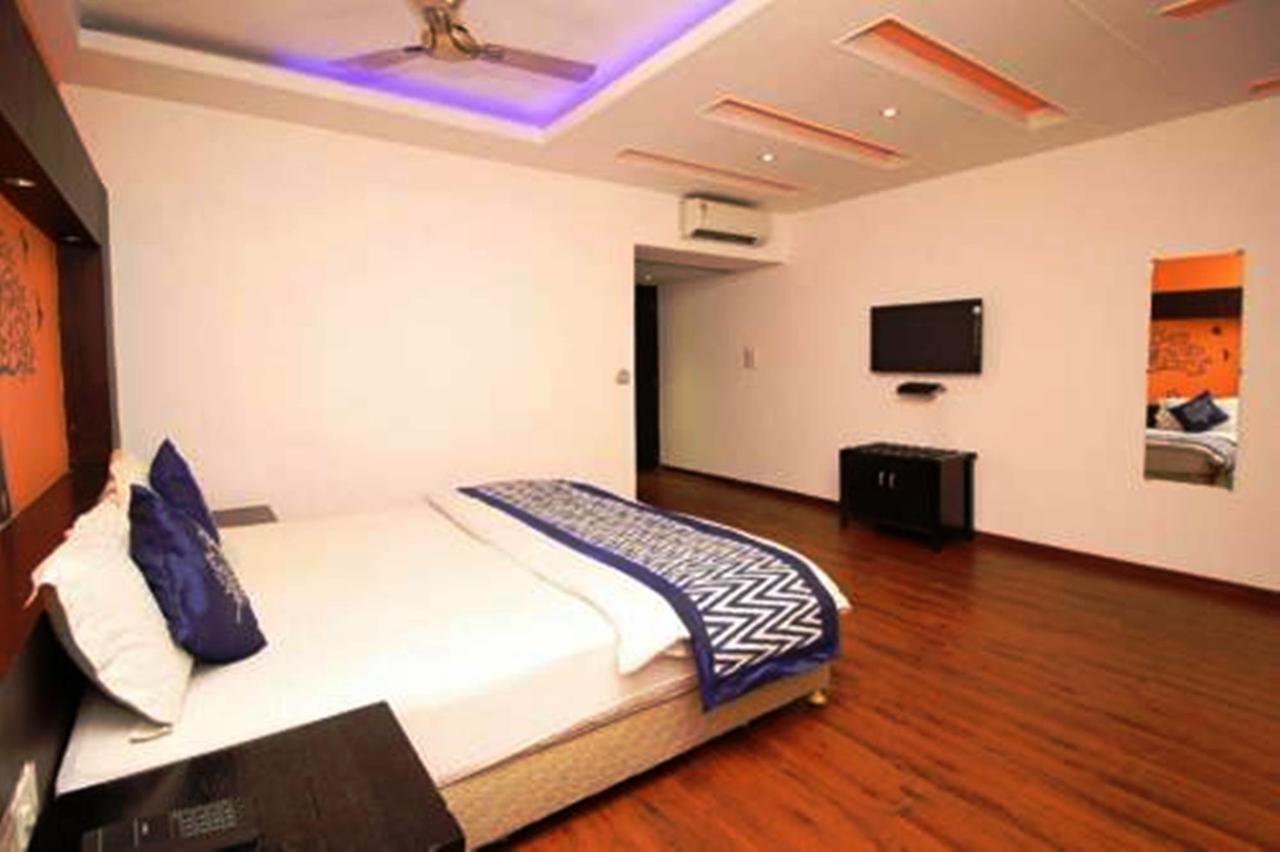 Hotel Vipul Grand Gurgaon Zewnętrze zdjęcie