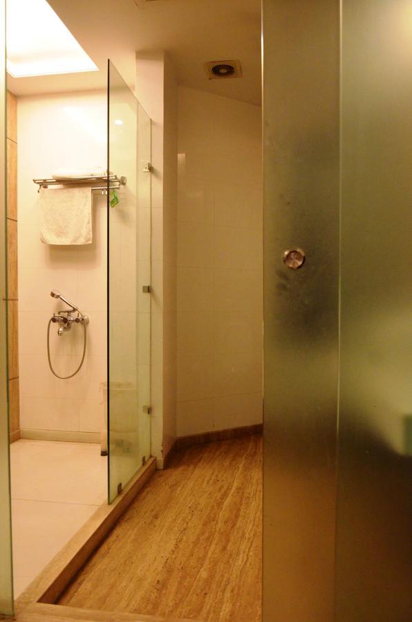 Hotel Vipul Grand Gurgaon Zewnętrze zdjęcie